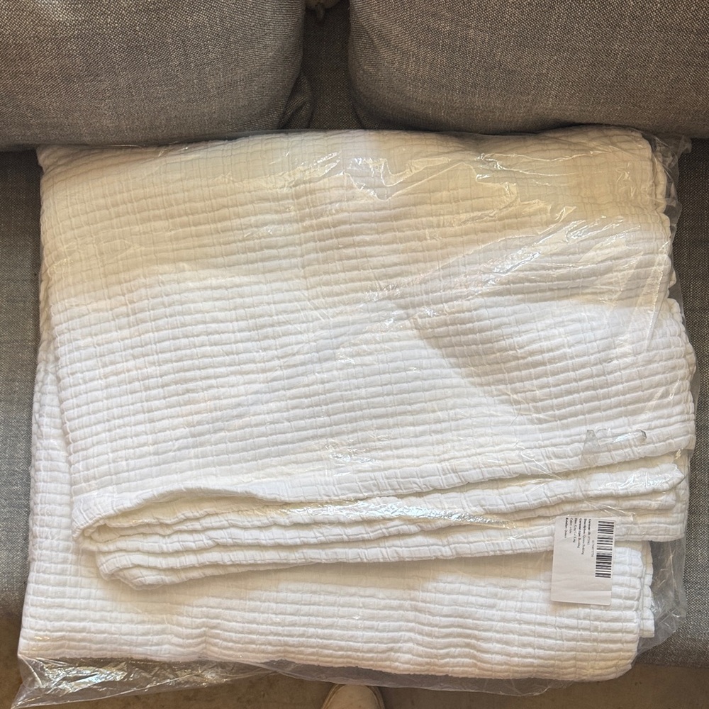 Quince Soft White Quilted Bedding